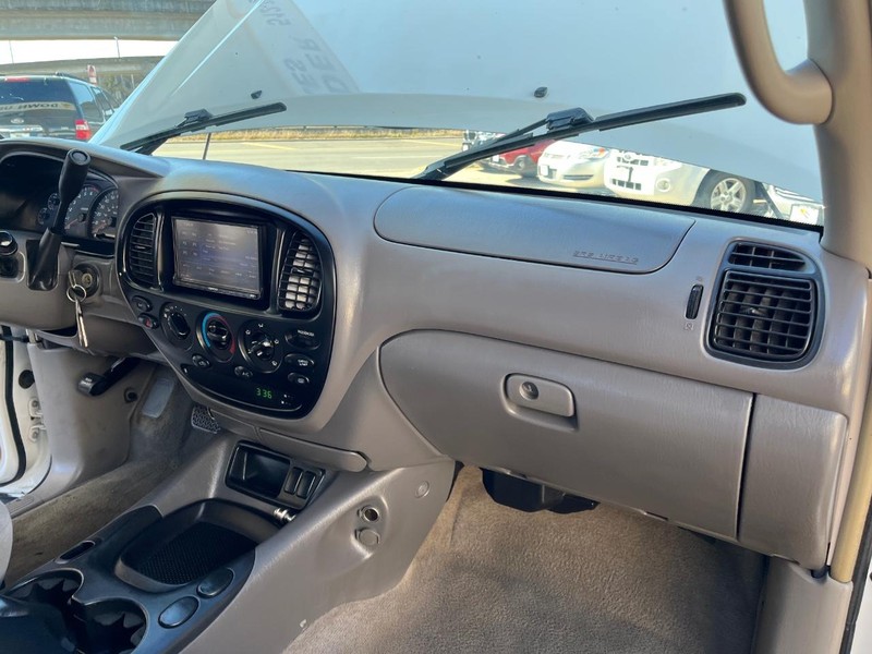 Toyota Tundra Vehicle Image 11