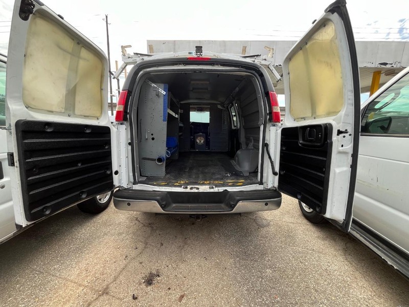 Chevrolet Express Cargo Van Vehicle Image 07
