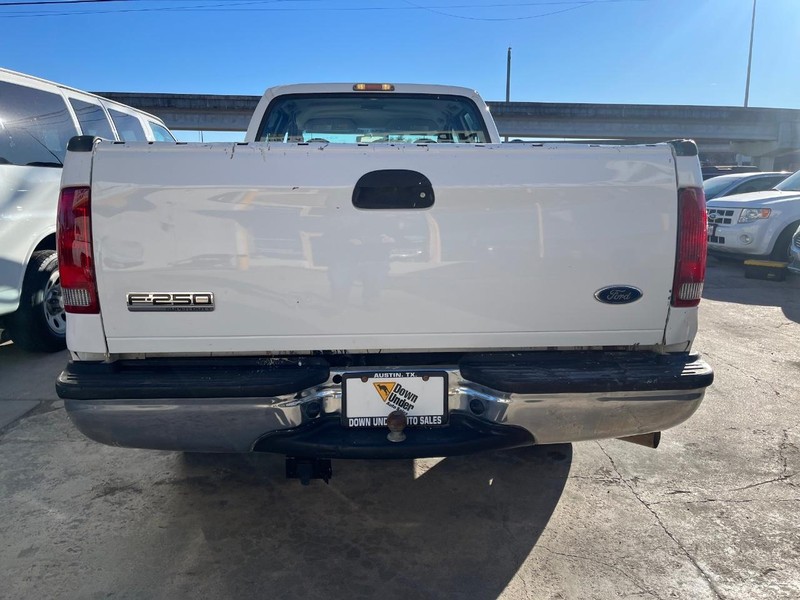 Ford Super Duty F-250 Vehicle Image 05