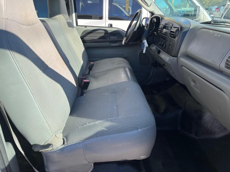 Ford Super Duty F-250 Vehicle Image 08