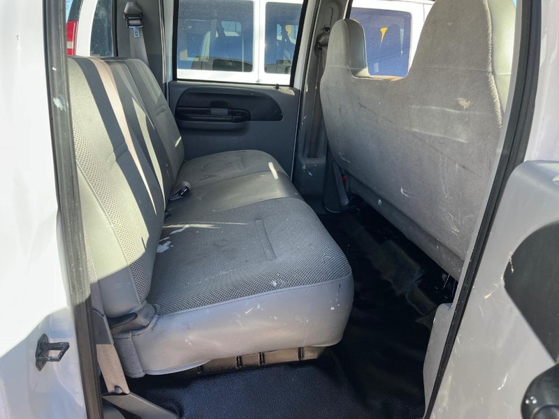 Ford Super Duty F-250 Vehicle Image 09