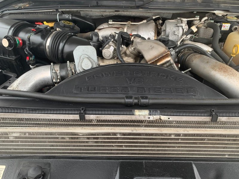 Ford Super Duty F-450 DRW Vehicle Image 10