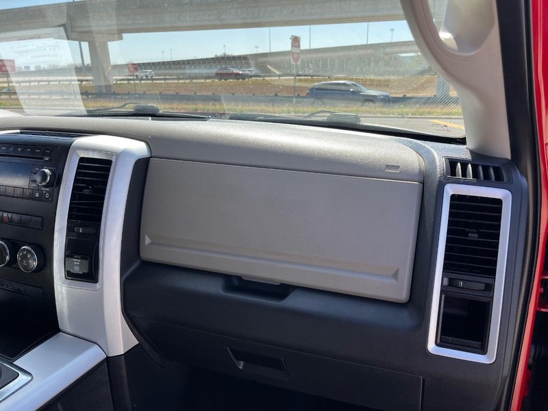 Dodge Ram 1500 Vehicle Image 12