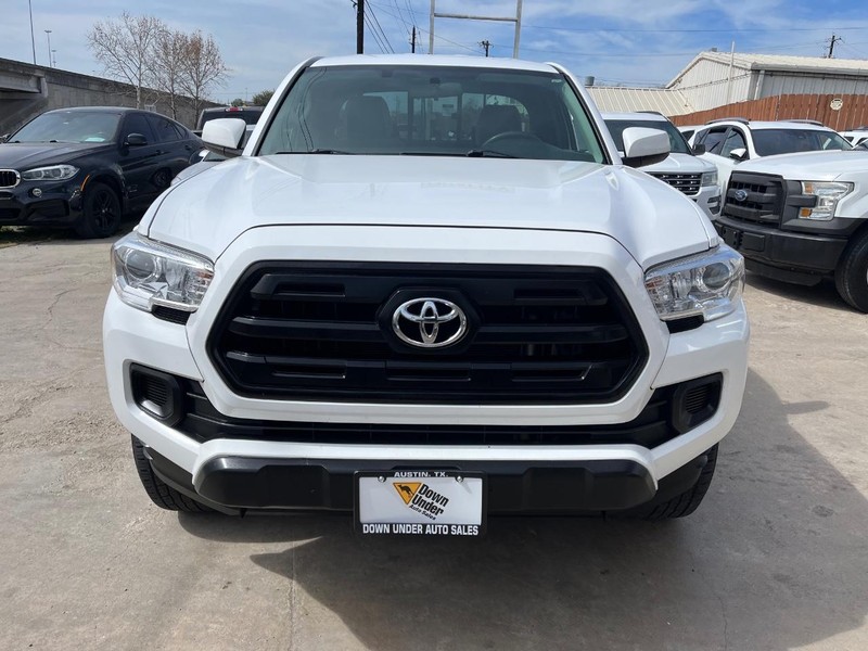 Toyota Tacoma Vehicle Image 02