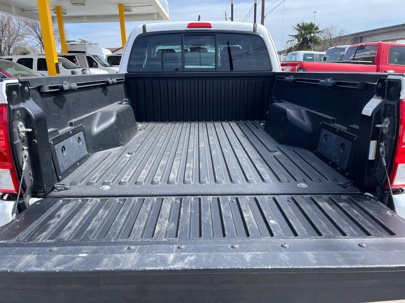 Toyota Tacoma Vehicle Image 07