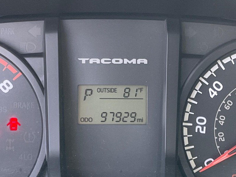 Toyota Tacoma Vehicle Image 12