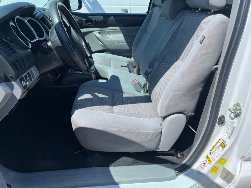 Toyota Tacoma Vehicle Image 07