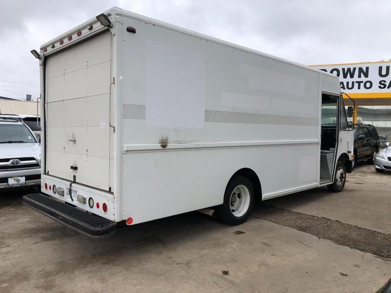 Freightliner M-Line Vehicle Image 02