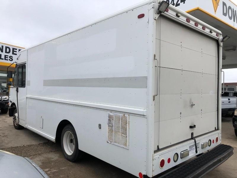 Freightliner M-Line Vehicle Image 04