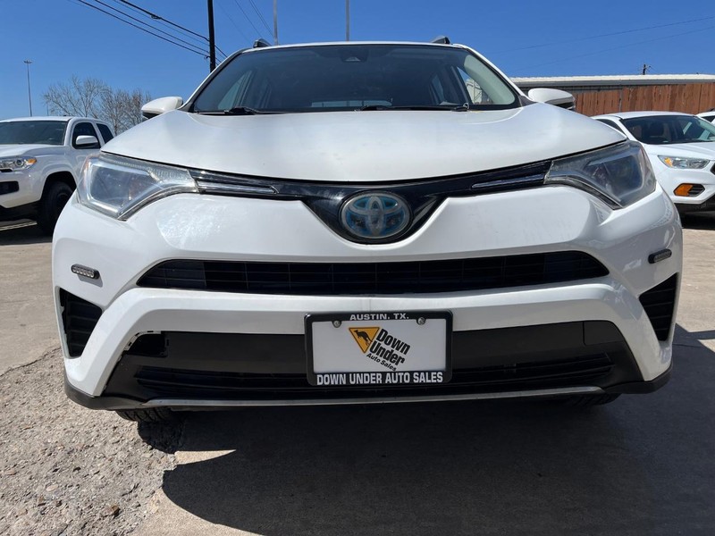 Toyota RAV4 Vehicle Image 02