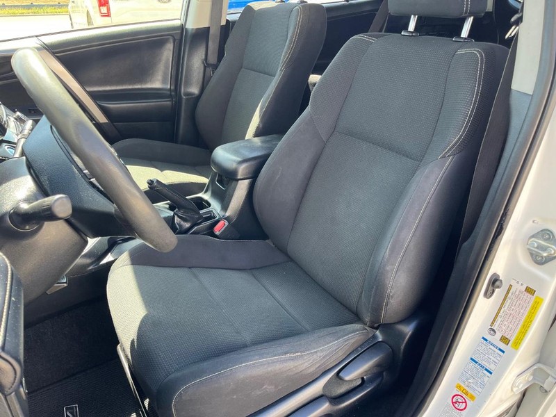 Toyota RAV4 Vehicle Image 07