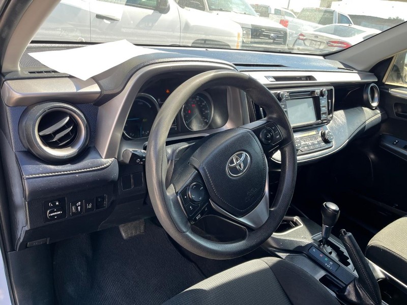 Toyota RAV4 Vehicle Image 08