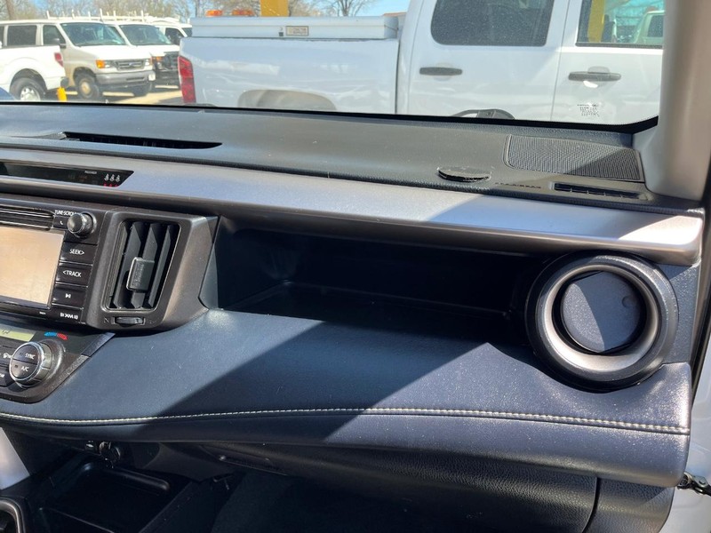 Toyota RAV4 Vehicle Image 10