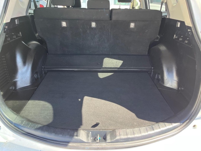 Toyota RAV4 Vehicle Image 13