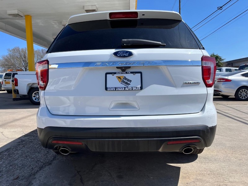 Ford Explorer Vehicle Image 05