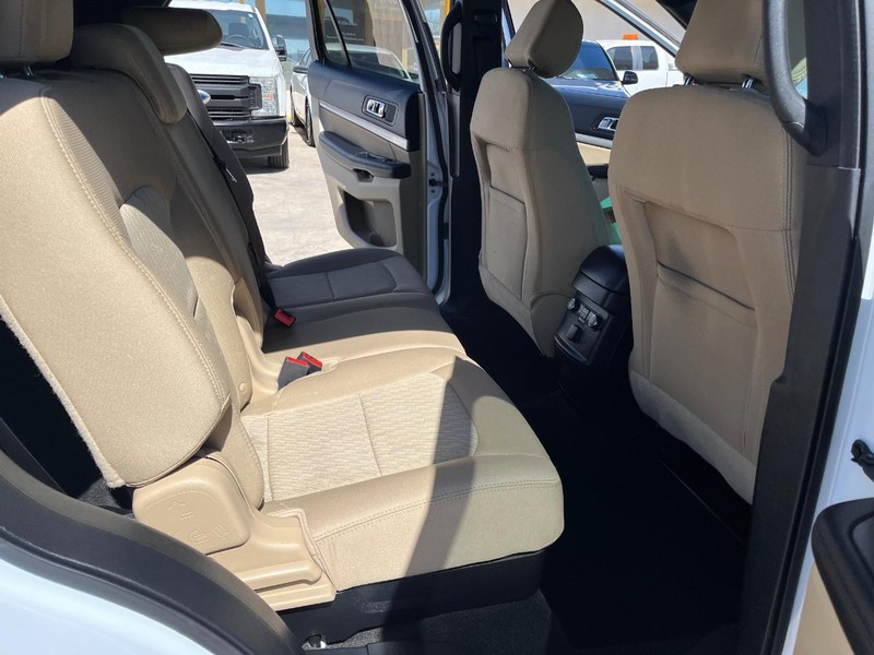 Ford Explorer Vehicle Image 10
