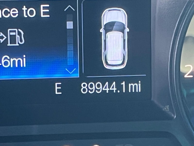 Ford Explorer Vehicle Image 14