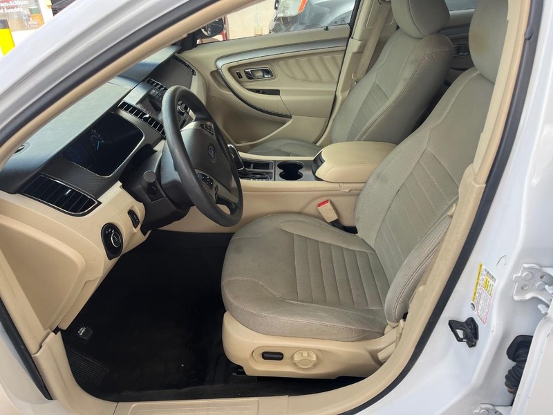 Ford Taurus Vehicle Image 07
