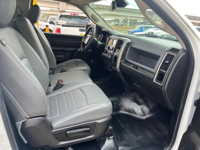 Ram 1500 Classic Vehicle Image 11