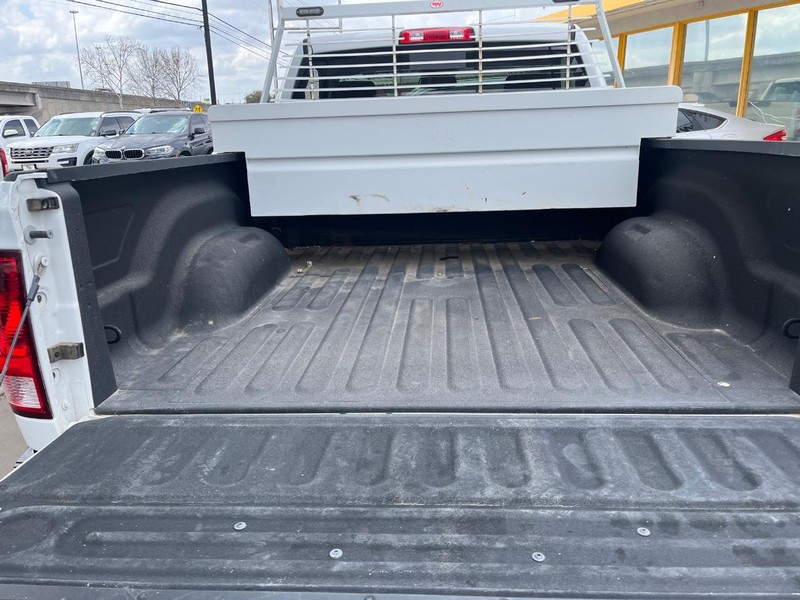 Ram 1500 Classic Vehicle Image 12