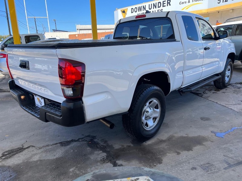 Toyota Tacoma 2WD Vehicle Image 04