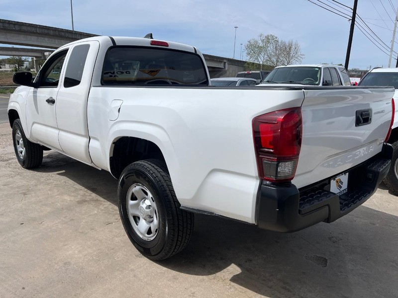 Toyota Tacoma 2WD Vehicle Image 06