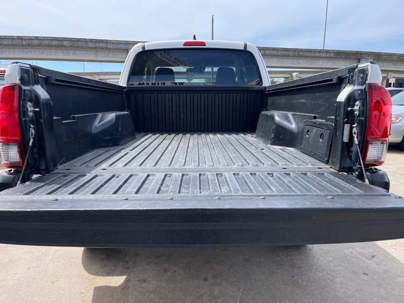 Toyota Tacoma 2WD Vehicle Image 07