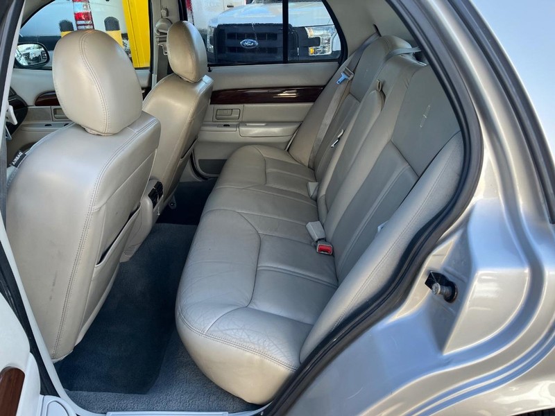 Mercury Grand Marquis Vehicle Image 08