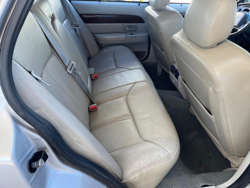 Mercury Grand Marquis Vehicle Image 09