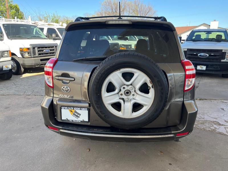 Toyota RAV4 Vehicle Image 05