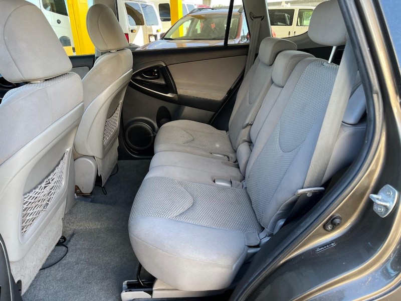 Toyota RAV4 Vehicle Image 10