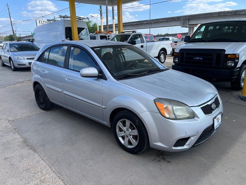 Kia Rio Vehicle Image 03