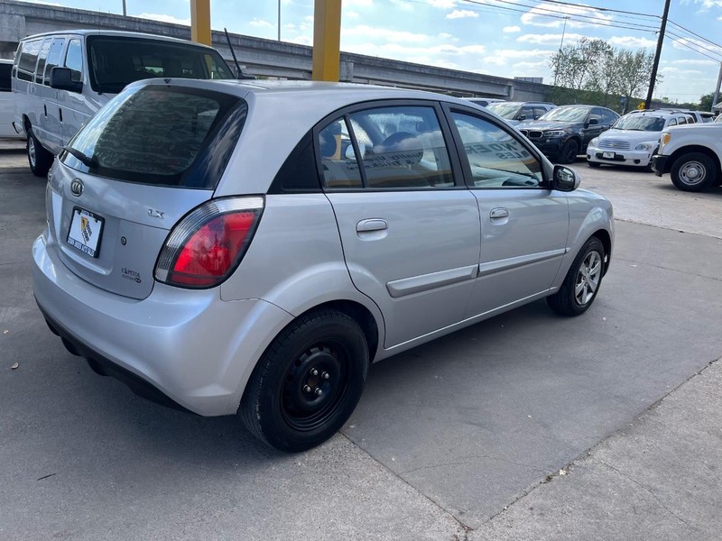 Kia Rio Vehicle Image 06