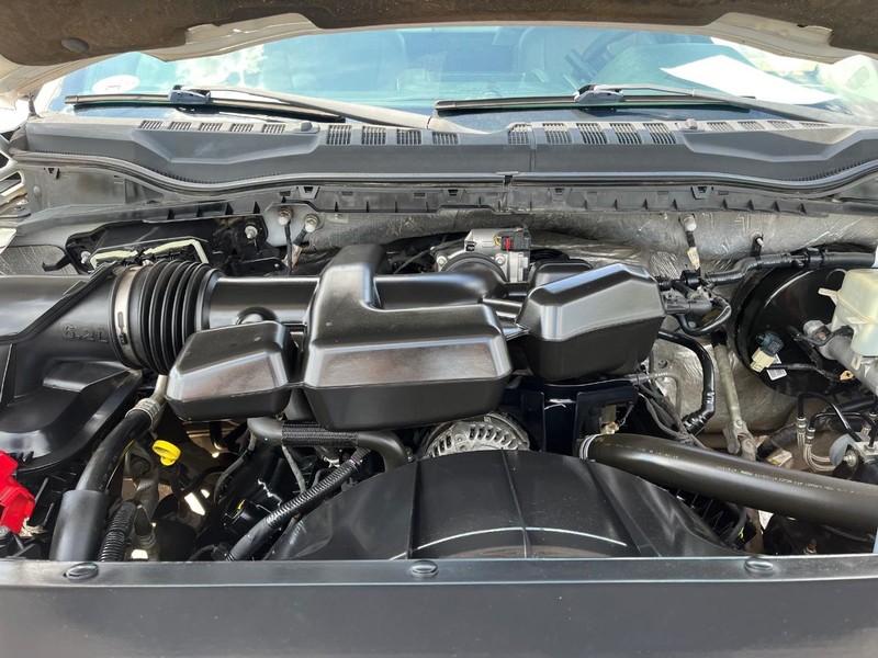 Ford Super Duty F-250 SRW Vehicle Image 12