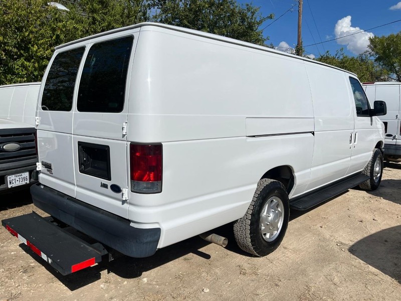 Ford Econoline Cargo Van Vehicle Image 04