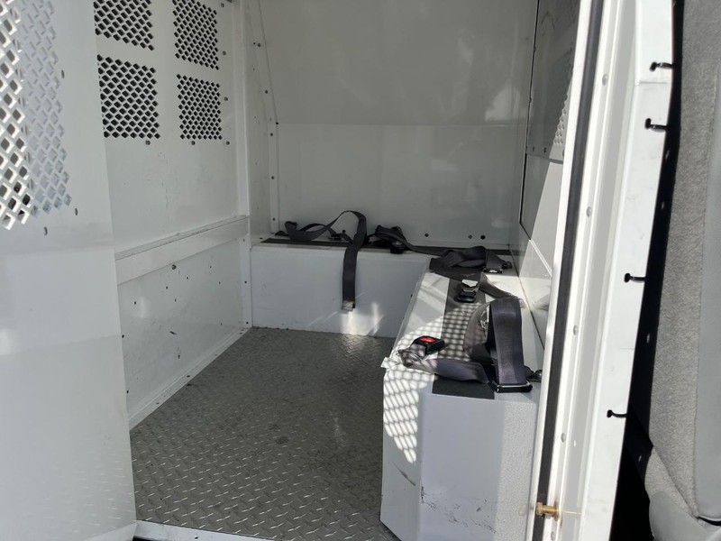 Ford Econoline Cargo Van Vehicle Image 08