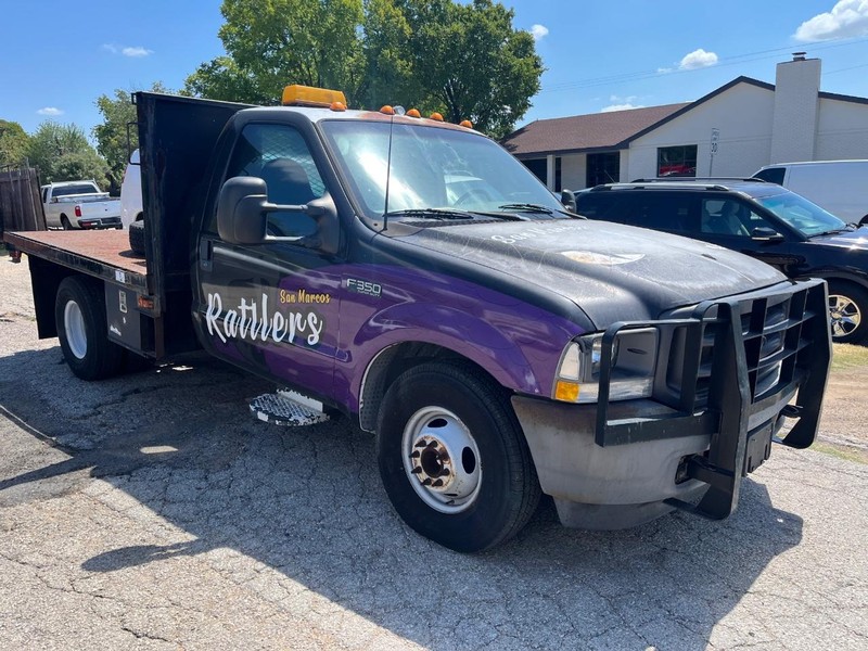 Ford Super Duty F-350 DRW Vehicle Image 02