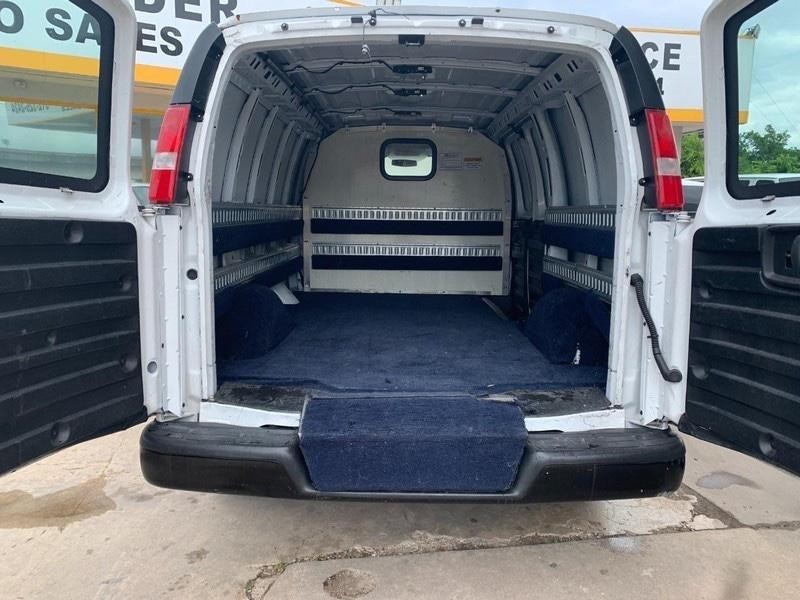 Chevrolet Express Cargo Van Vehicle Image 05