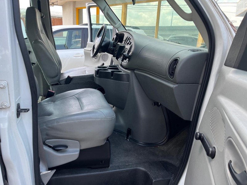 Ford Econoline Cargo Van Vehicle Image 08