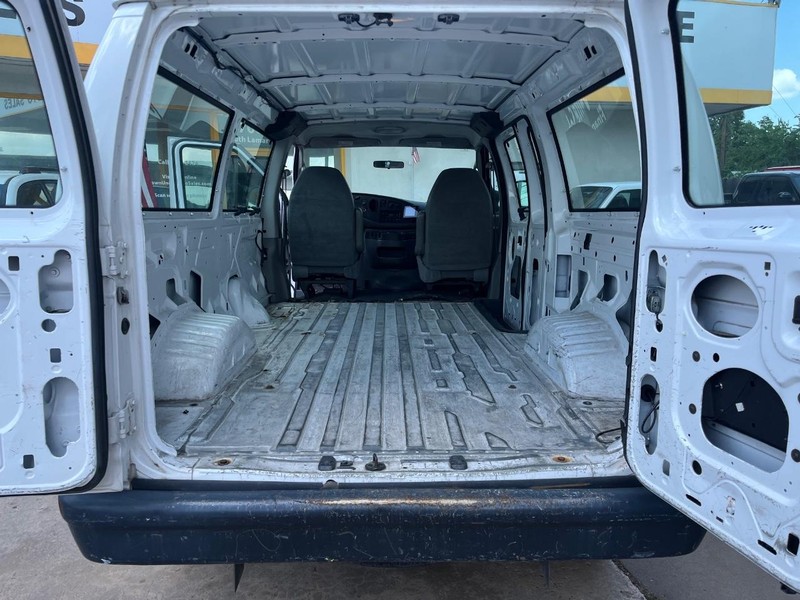 Ford Econoline Cargo Van Vehicle Image 11