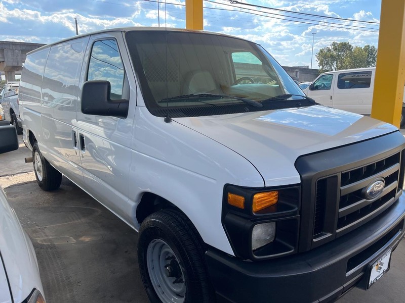 Ford Econoline Cargo Van Vehicle Image 03