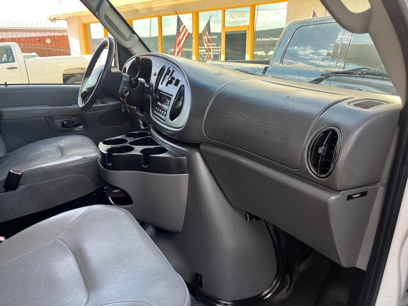 Ford Econoline Cargo Van Vehicle Image 08