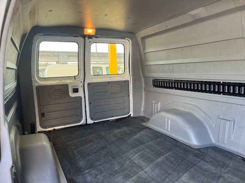 Ford Econoline Cargo Van Vehicle Image 10