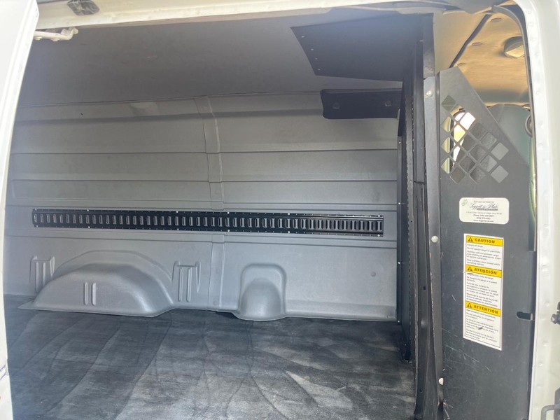 Ford Econoline Cargo Van Vehicle Image 11