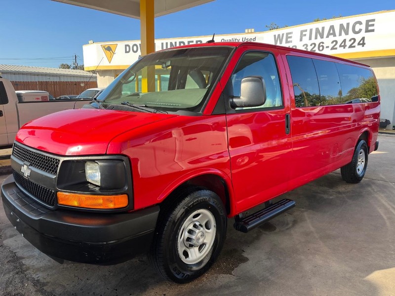 Chevrolet Express Passenger Vehicle Image 03