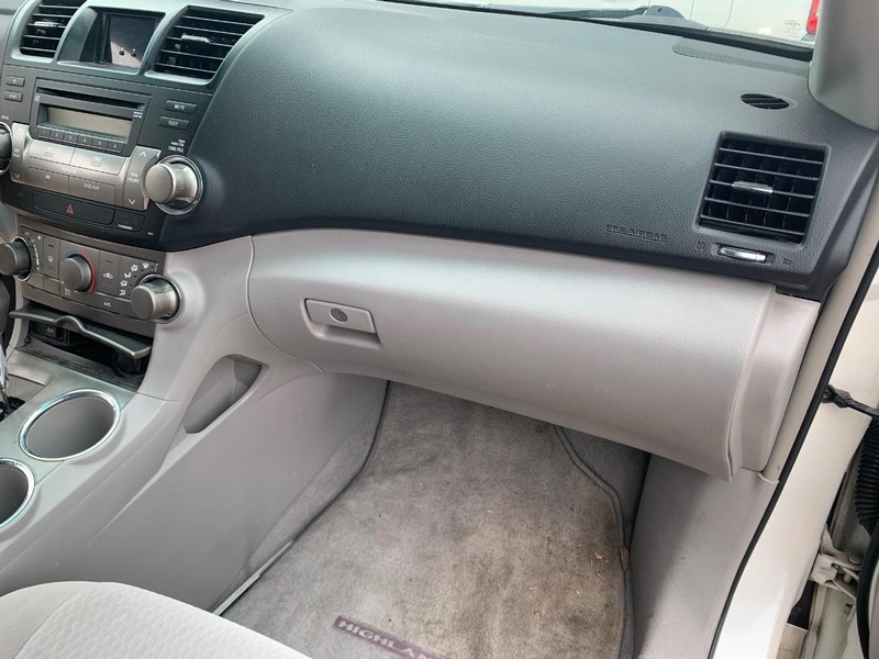 Toyota Highlander Vehicle Image 09