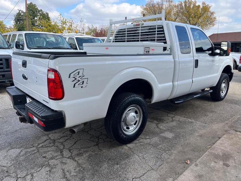 Ford Super Duty F-250 SRW Vehicle Image 04