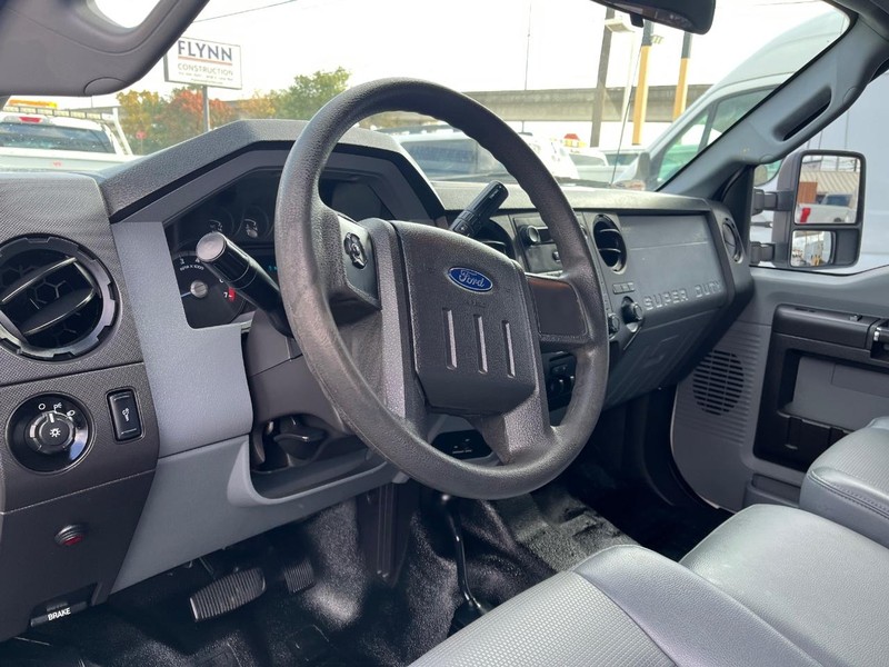 Ford Super Duty F-250 SRW Vehicle Image 09