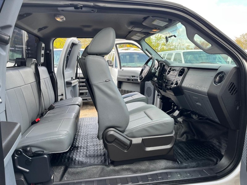 Ford Super Duty F-250 SRW Vehicle Image 10