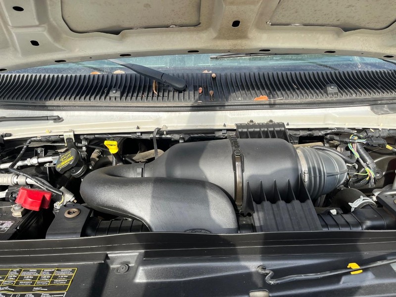 Ford Econoline Cargo Van Vehicle Image 09